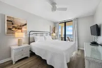 Gulf Front Balcony and Luxurious Amenities - Stunning Beachfront Haven