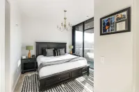 Rooftop Deck and Pool with City Skyline - Luxurious Music Row Retreat