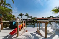 Tiki Bar and Pool with Fishing Dock - Spectacular Waterfront Haven