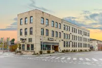 Exquisite Penthouse with Chef's Kitchen and City Views - Stunning Retreat Hotels in Garfield Township