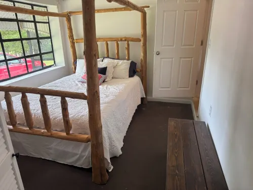 Cozy cabin, easy lake access, Ridge Route, Lake Tenkiller-close to Fin & Feather