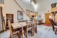 Stunning Mountain Views and Relaxing Hot Tub - Exquisite Alpine Retreat