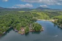 Charming Lake Access and Scenic Views - Cozy Lake Cottage Retreat