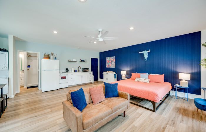 Lake view patio, Lake access 5min away,Kitchenette