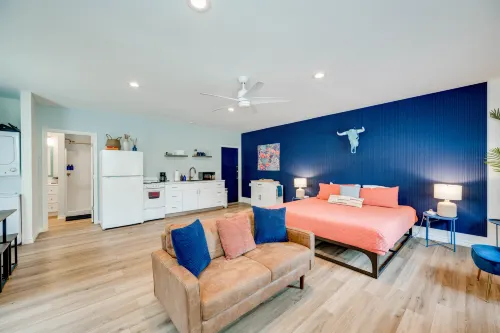 Lake view patio, Lake access 5min away,Kitchenette Hotels in Buchanan Dam