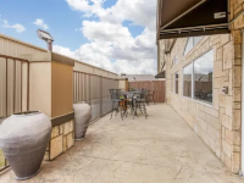 JFK貝斯特韋斯特優質套房酒店 北小石城酒店