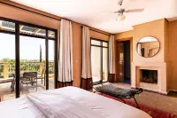 Villa with private swimming pool and golf