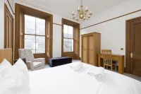 Joivy Spacious Home Near the Meadows Hotels in Newington