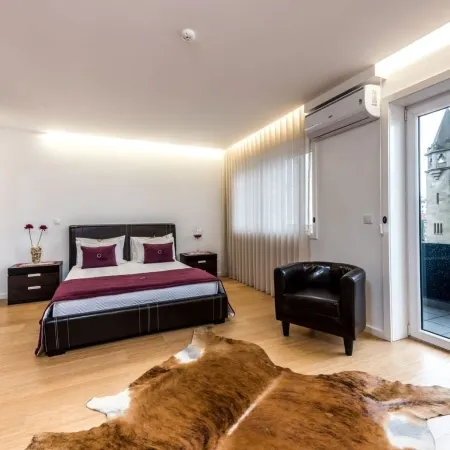 Lounge Inn Guest House Отели рядом с достопримечательностью «Параньос»