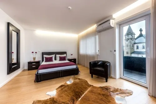 Lounge Inn Guest House