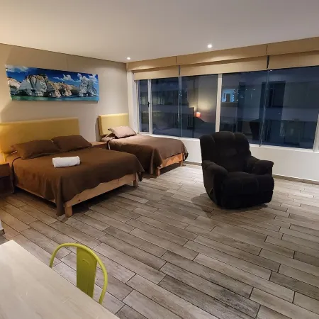 Napoles Condo Suites Отели рядом с достопримечательностью «Центр международной торговли Pepsi Center»