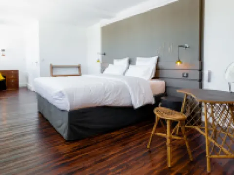 自由船 貝諾代酒店