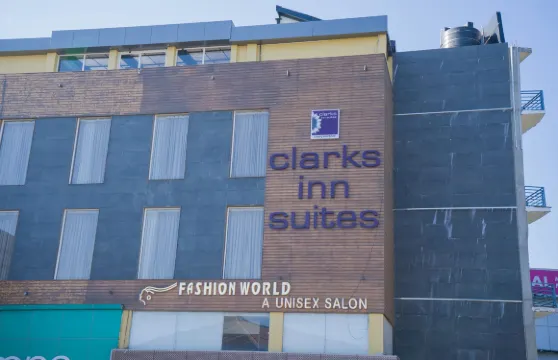 康格拉克拉克斯套房酒店