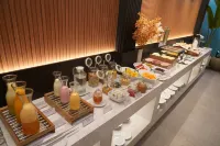費雷米拉弗洛雷斯飯店 - 早餐