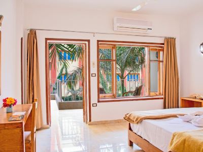 Thebes Hotel