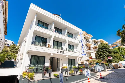 Leonis Hotel