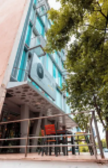 Stil Hotel Hotels near BOC Tower