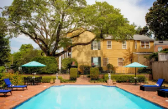Anchuca Historic Mansion & Inn