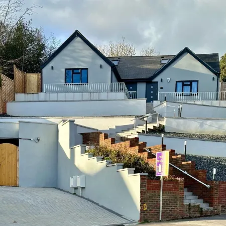 House in Croydon Welcomes You to Comfort and Style
