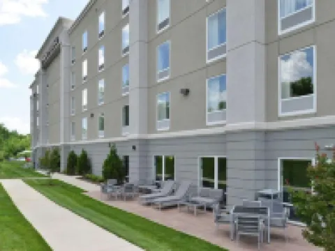 Hampton Inn & Suites Greensboro/Coliseum Area Hotels near O. Henry Statues
