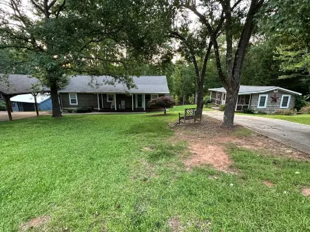 Cabin Lake Hartwell near Clemson and Greenville