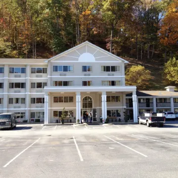 Cherokee Grand Hotel