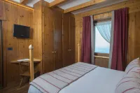 Albergo Ristorante Bucaneve Hotels in Veglio