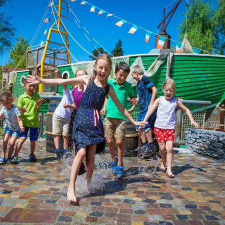 Europa-Park Freizeitpark & Erlebnis-Resort, Hotel Krønasår