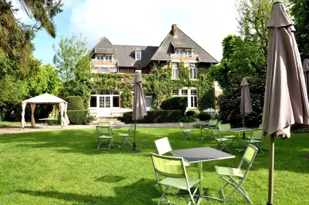 Logis Hôtel & Restaurant - le Manoir de Gavrelle Отели в г. Френ-ле-Монтобан