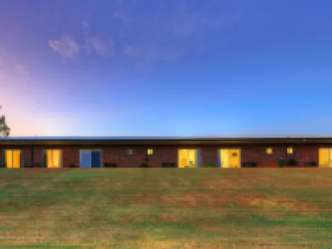 Heritage Lodge Motel Hotels in Charters Towers