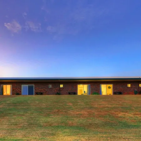 Heritage Lodge Motel