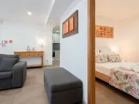 Casas da Petisqueira 61 - Paredes-Oporto Hotels in Paredes