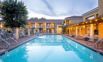 Best Western Plus Dixon Davis