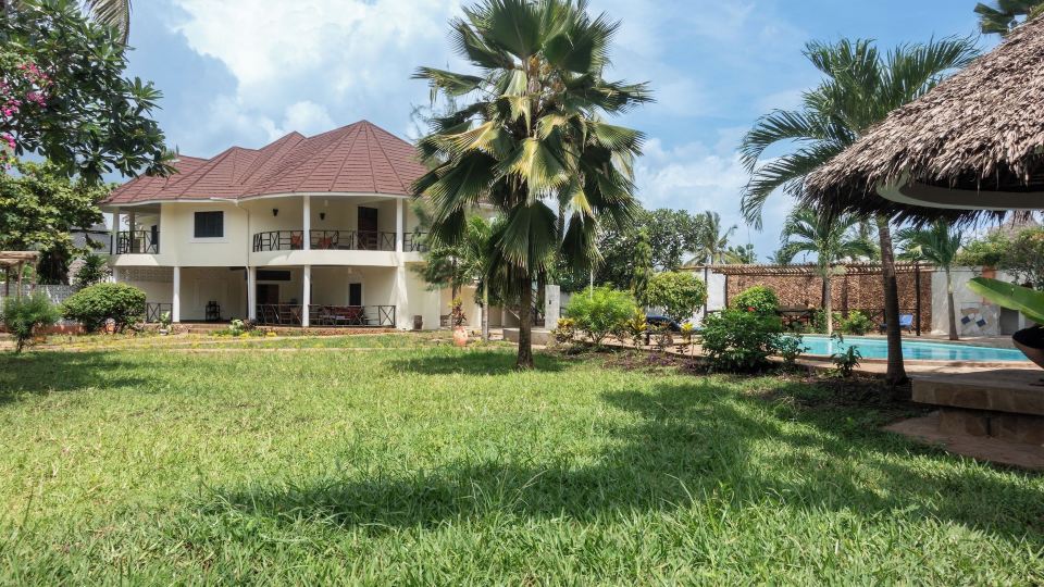 Black Pearl - Luxury Villa with Private Pool - Near Beach