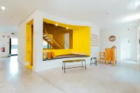 Surf & Sea Suites Hotels in Carcavelos