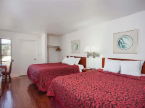 Days Inn by Wyndham Orange Anaheim Hotels in Orange