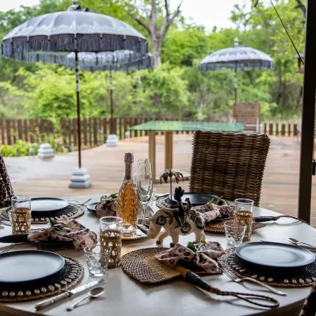 Safari Moon Luxury Bush Lodge