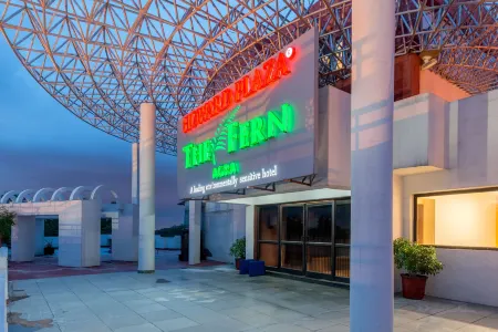 Howard Plaza the Fern, Agra Отели рядом с достопримечательностью «Tomb of I'timād-ud-Daulah»