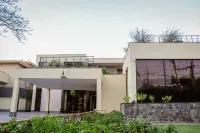 Avari Boutique Multan Hotels near sultan villas 525