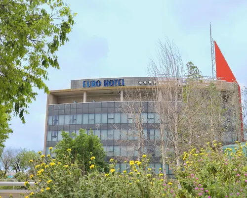 Eurohotel Barcelona Gran via Fira Отели рядом с достопримечательностью «Железнодорожный вокзал Ла-Бонанова»