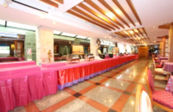 โรงแรมคาเมลอท พัทยา