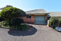 Woonona Stays Hotels in Thirroul