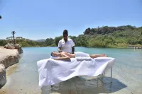 Amalinda Lodge - Pools