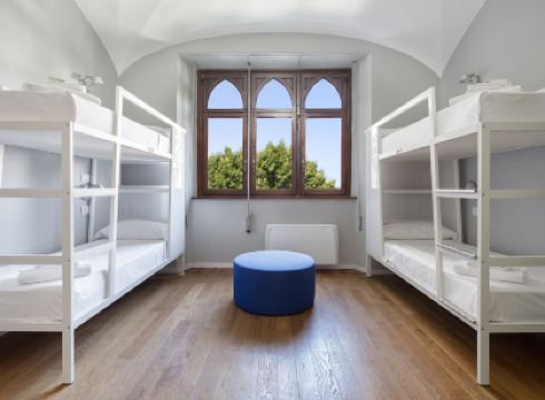 Babila Hostel & Bistrot