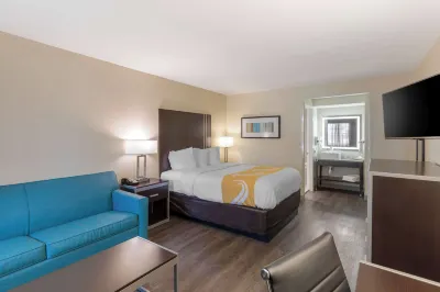 Quality Inn & Suites Camarillo-Oxnard Hotels in Camarillo