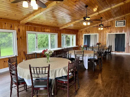 Valcour Inn & Boathouse Отели в г. Саут-Хиро