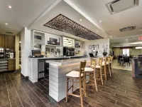 Revolution Hotel