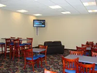 Super 8 by Wyndham Kamloops on the Hill - breakfast