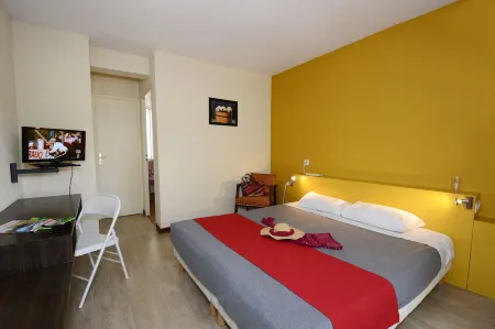 Hotel le Lagon Отели в г. Тавель