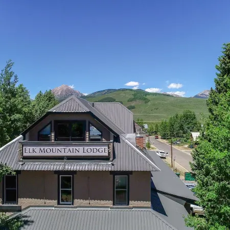 Elk Mountain Lodge